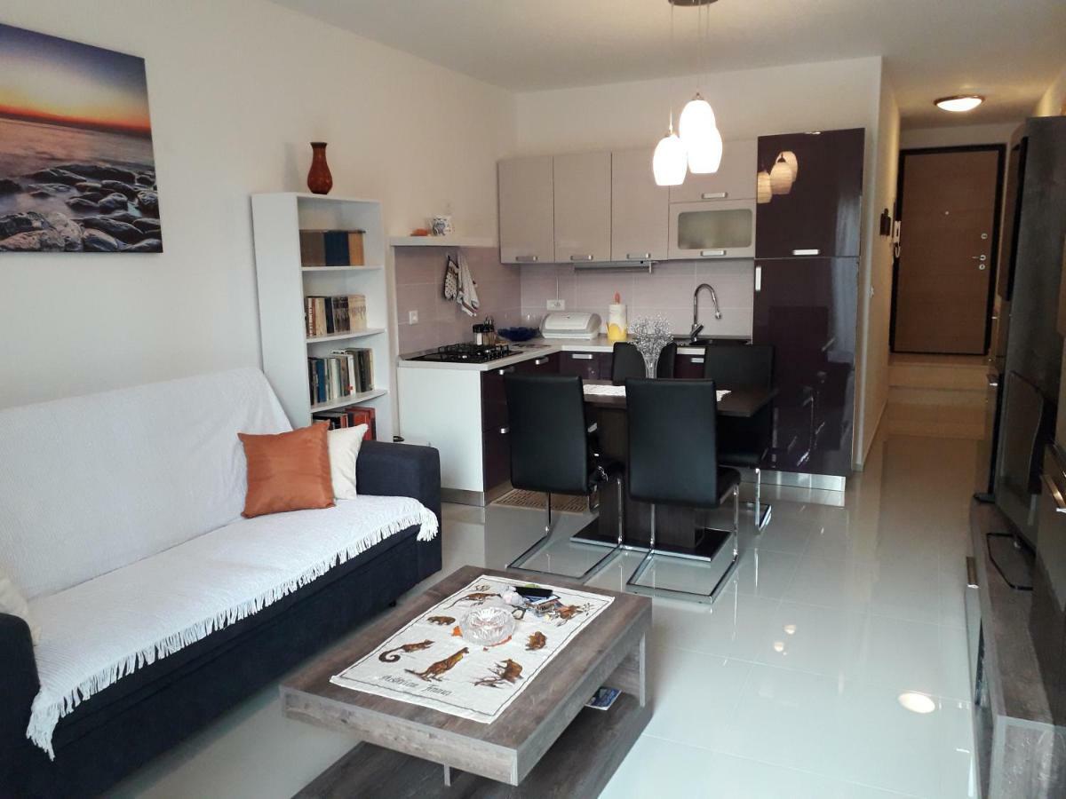 Appgiulia Apartment พูลา ภายนอก รูปภาพ