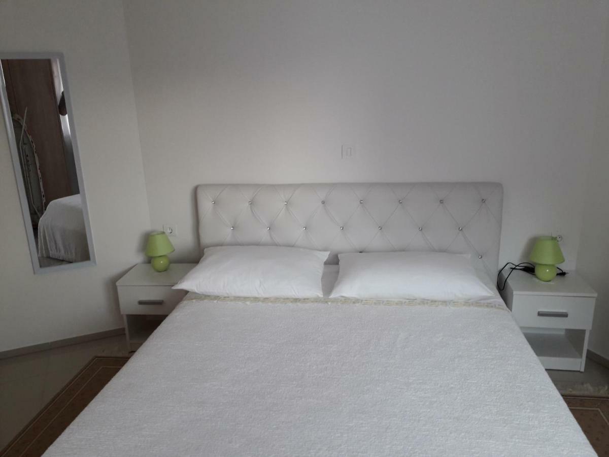Appgiulia Apartment พูลา ภายนอก รูปภาพ
