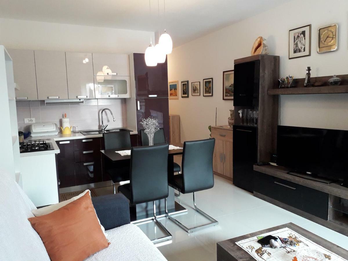 Appgiulia Apartment พูลา ภายนอก รูปภาพ
